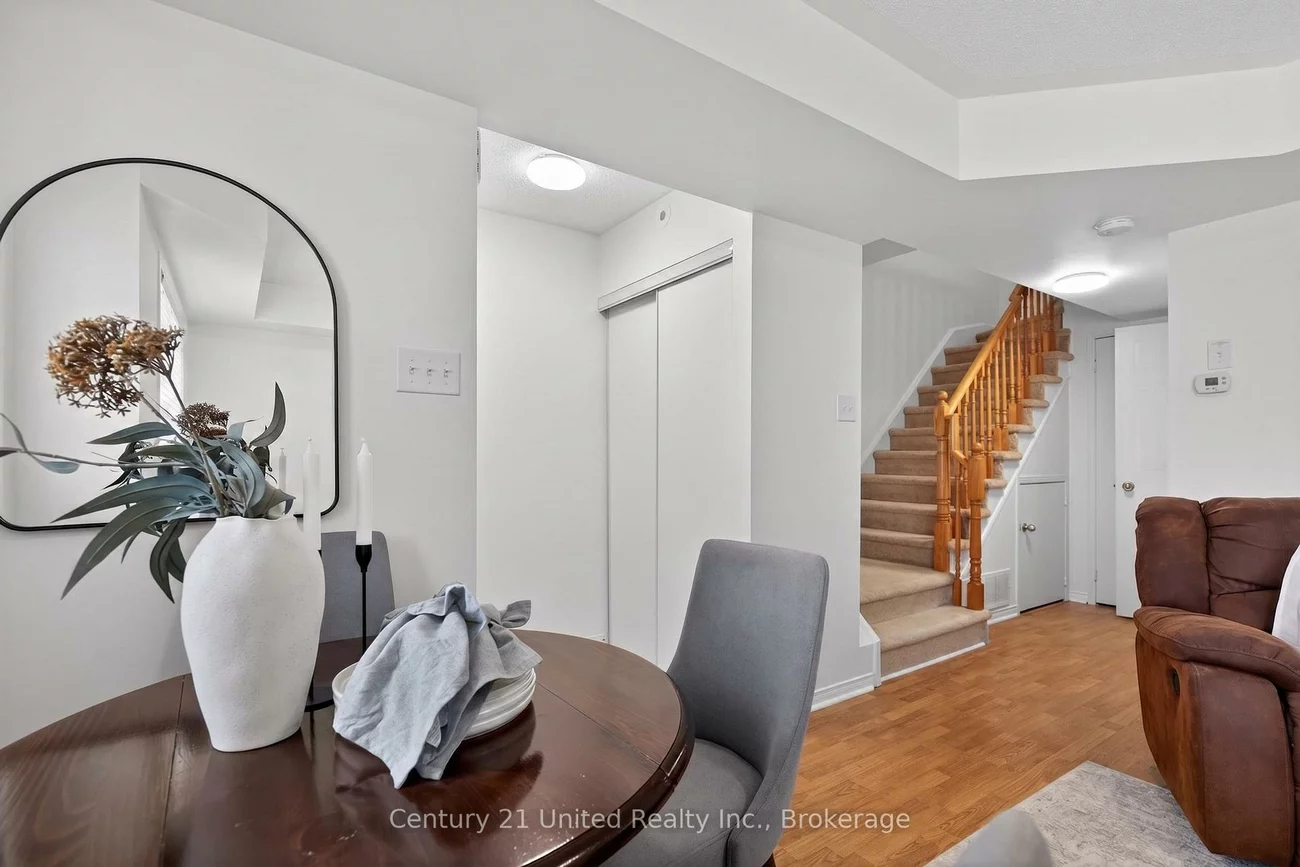 2285, Bur Oak, Greensborough, Markham