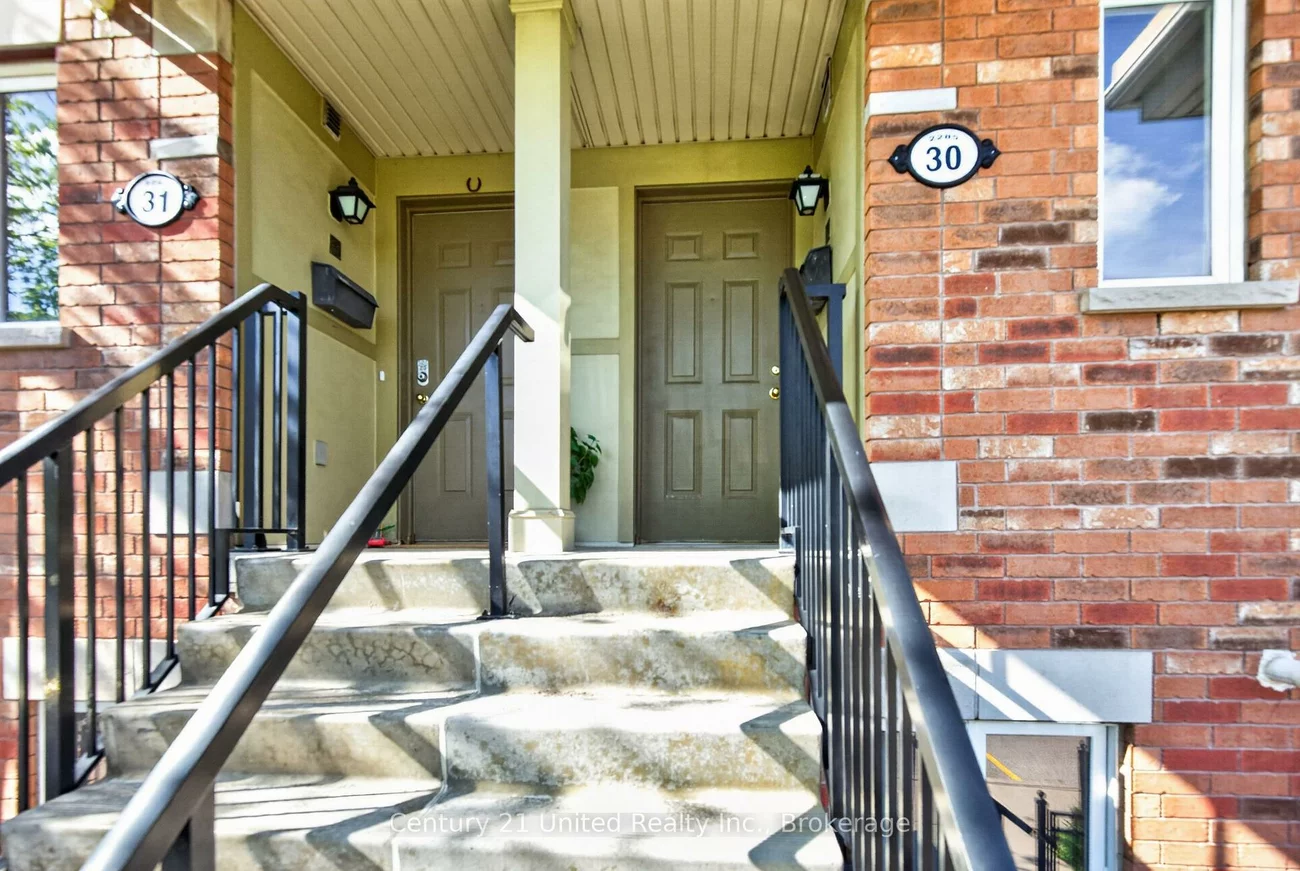 2285, Bur Oak, Greensborough, Markham