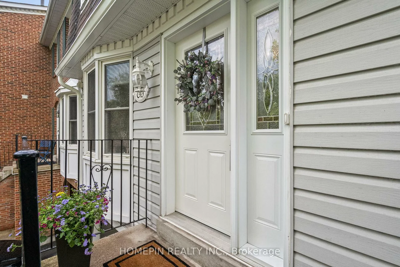 86, Confederation, Thornhill, Markham