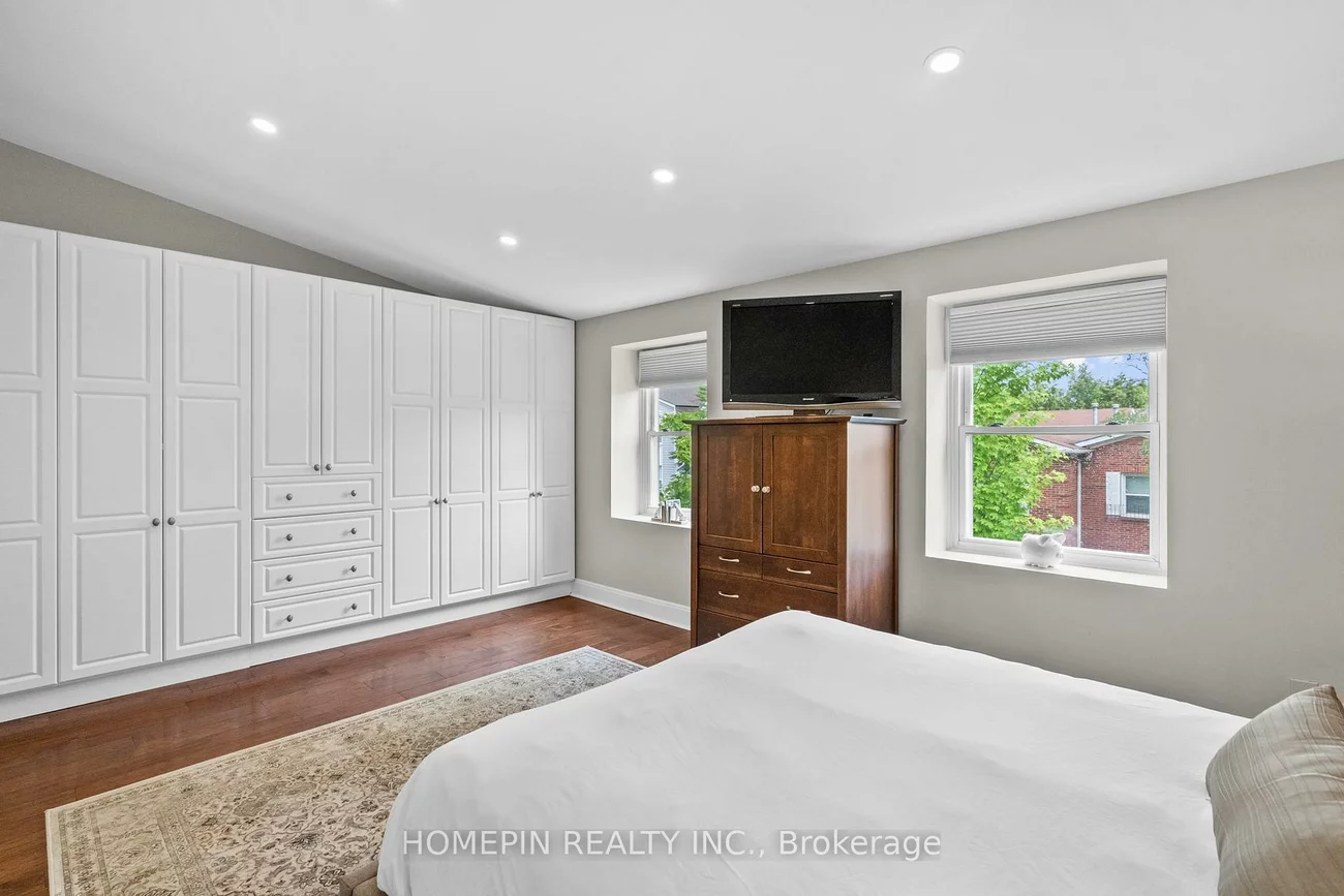 86, Confederation, Thornhill, Markham