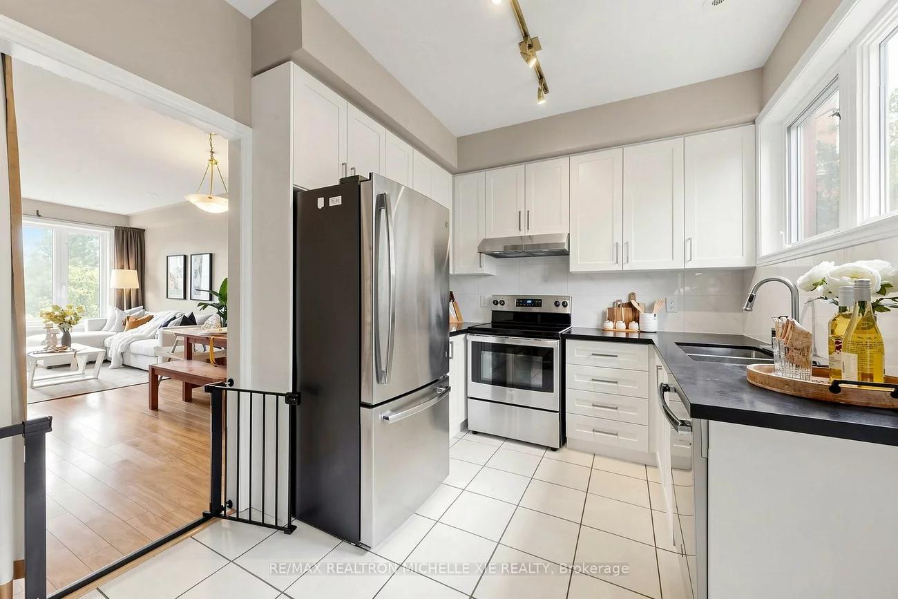 82, Suncrest, Commerce Valley, Markham