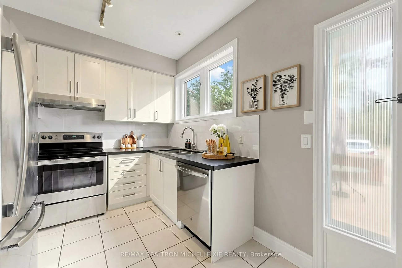 82, Suncrest, Commerce Valley, Markham