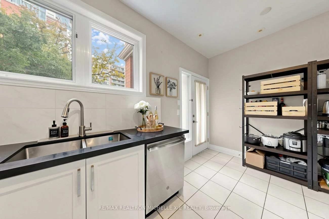 82, Suncrest, Commerce Valley, Markham