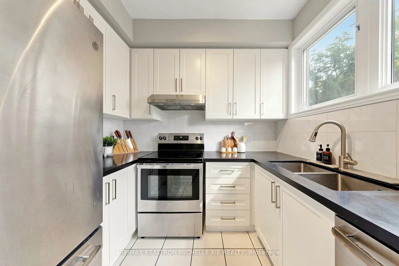 82, Suncrest, Commerce Valley, Markham