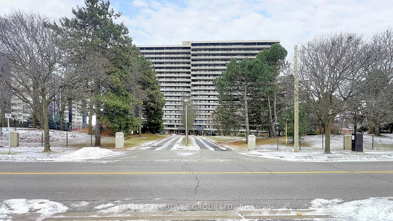 8111, Yonge, Royal Orchard, Markham