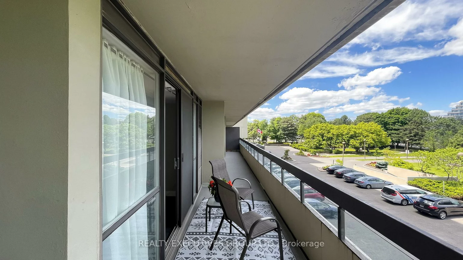8111, Yonge, Royal Orchard, Markham