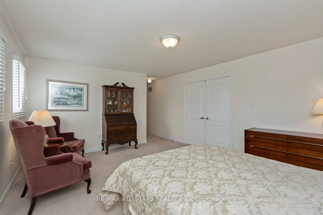 52, Oasis, Greensborough, Markham