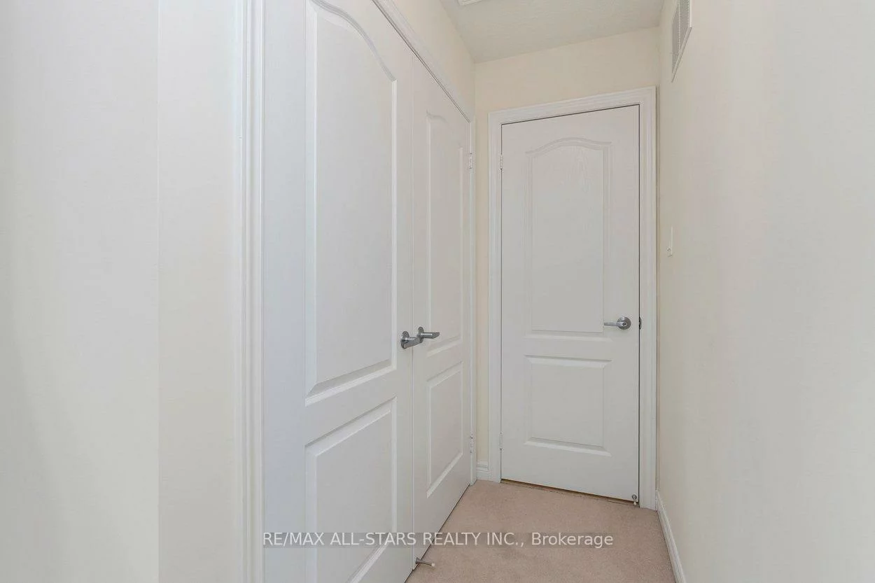 52, Oasis, Greensborough, Markham