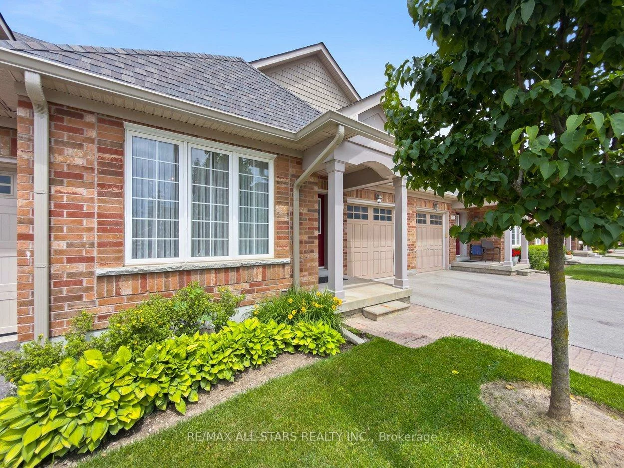 52, Oasis, Greensborough, Markham