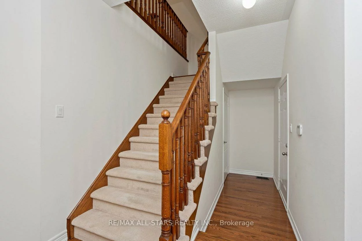 52, Oasis, Greensborough, Markham