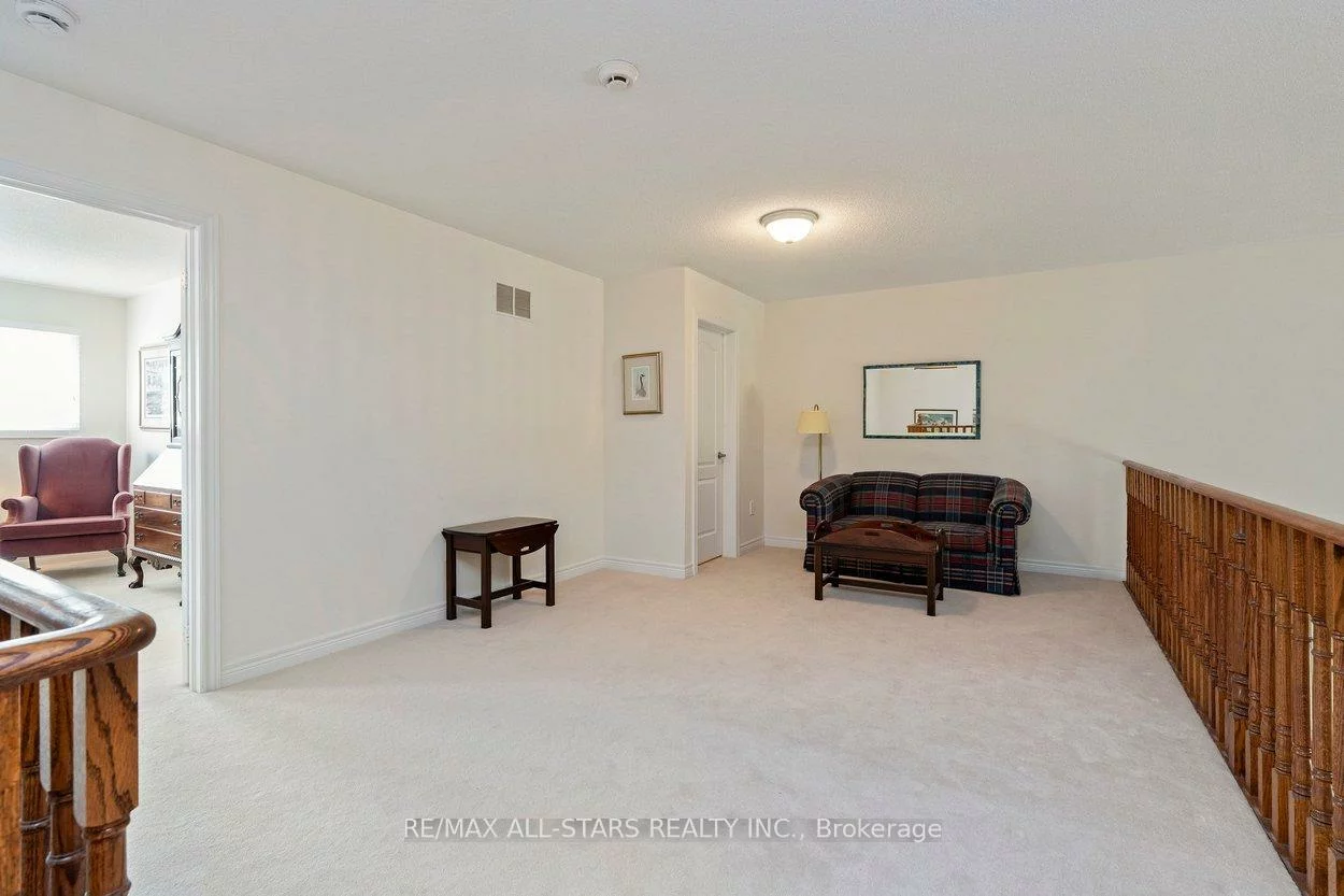 52, Oasis, Greensborough, Markham