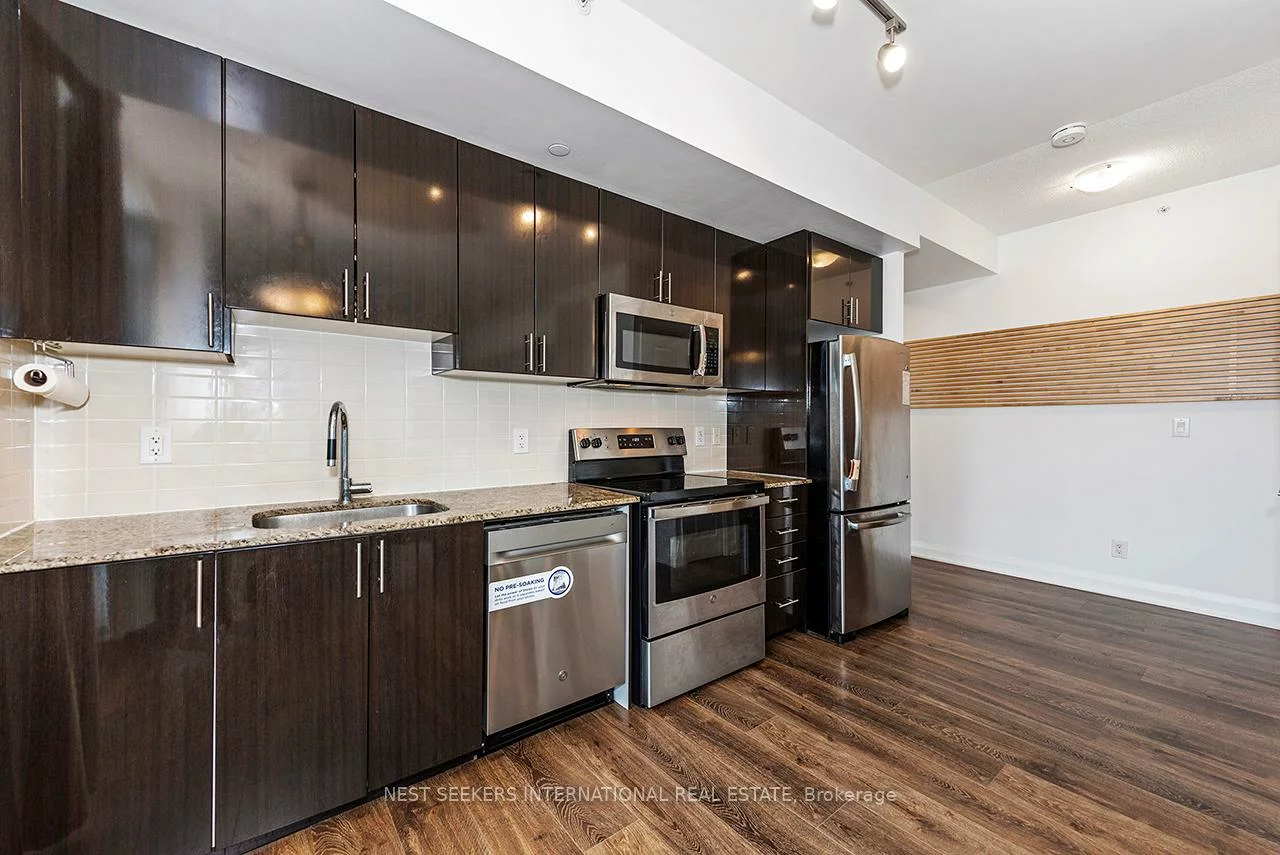 7165, Yonge, Grandview, Markham