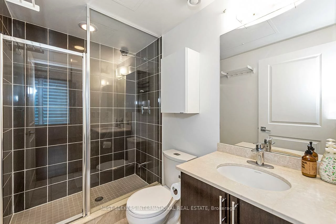 7165, Yonge, Grandview, Markham