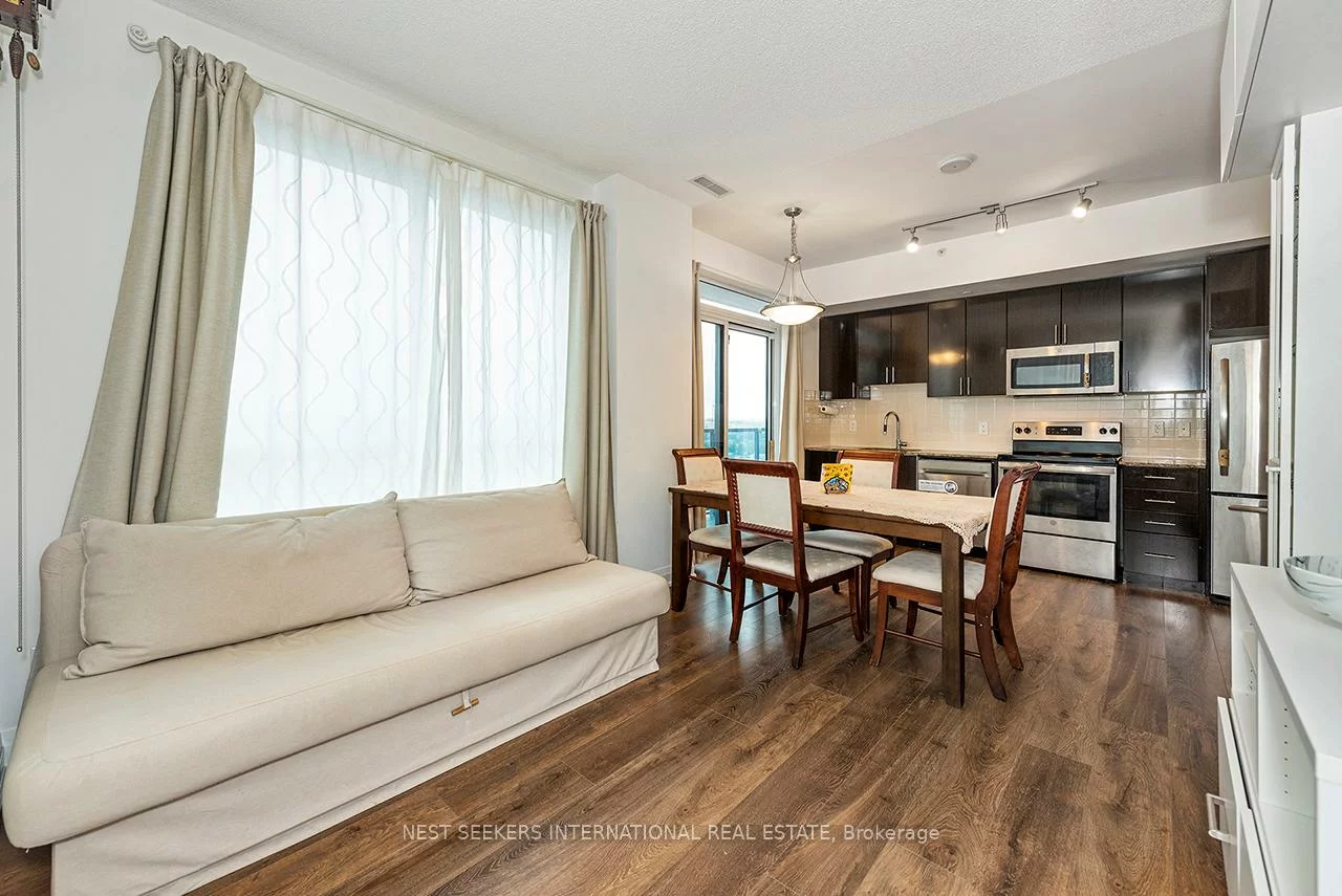 7165, Yonge, Grandview, Markham