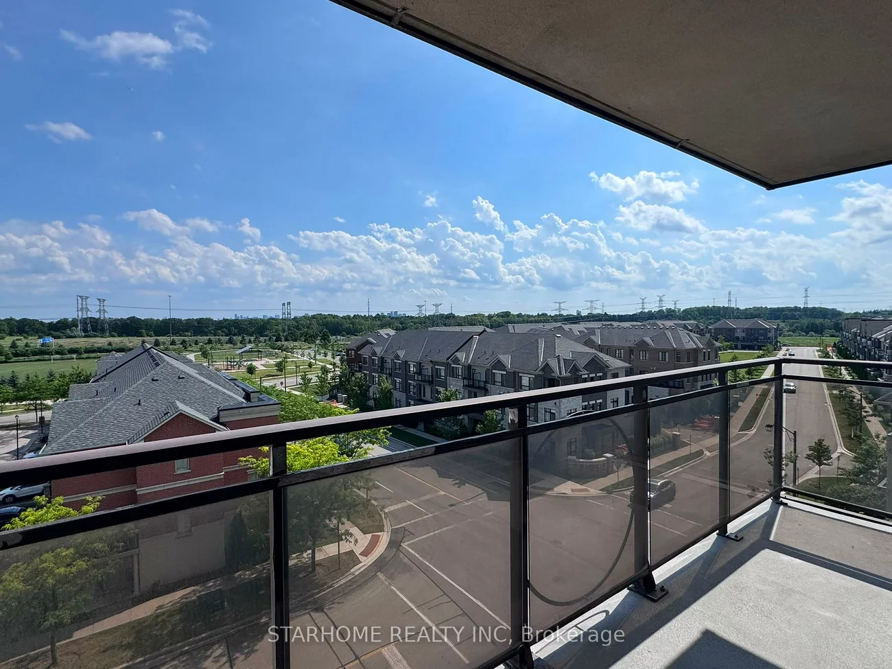 51, Saddlecreek, Commerce Valley, Markham
