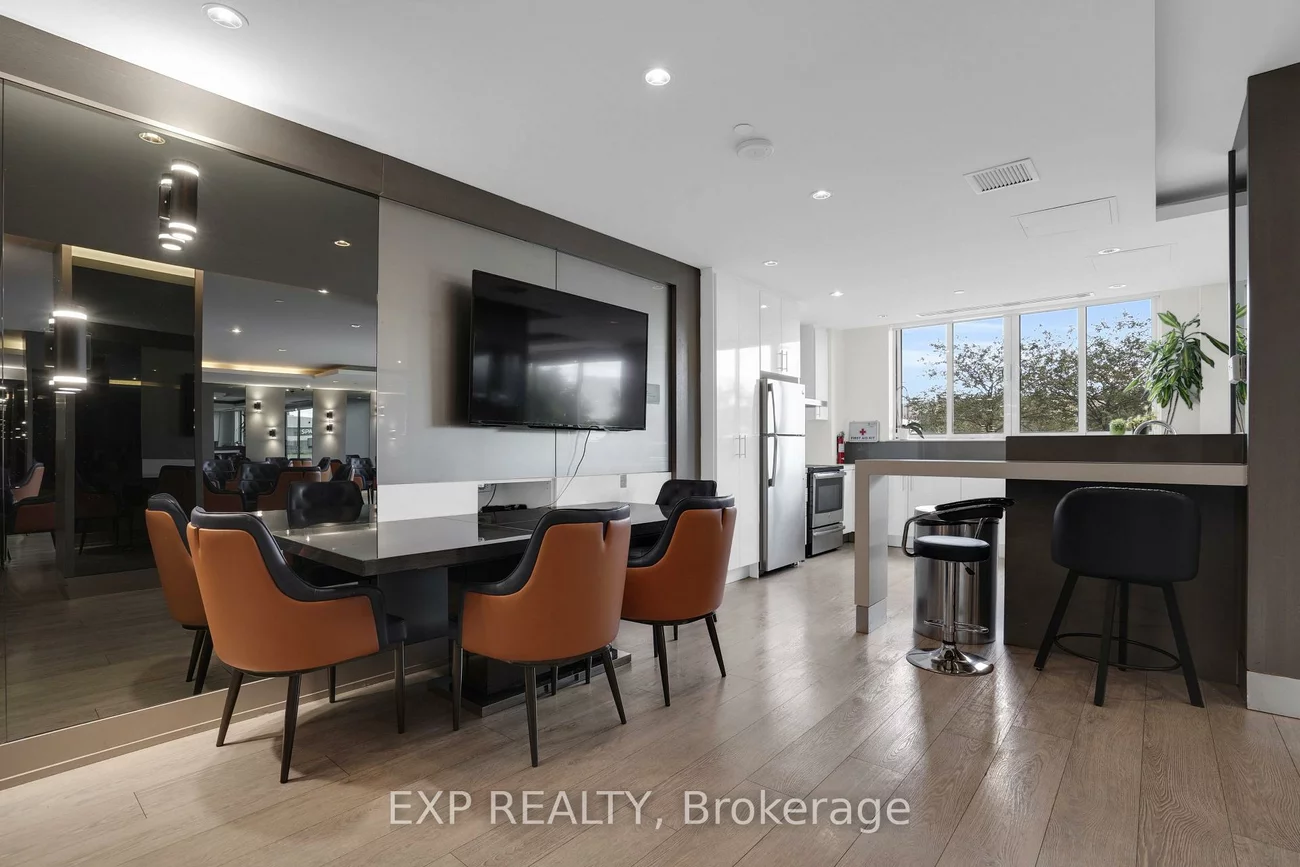 7167, Yonge, Grandview, Markham