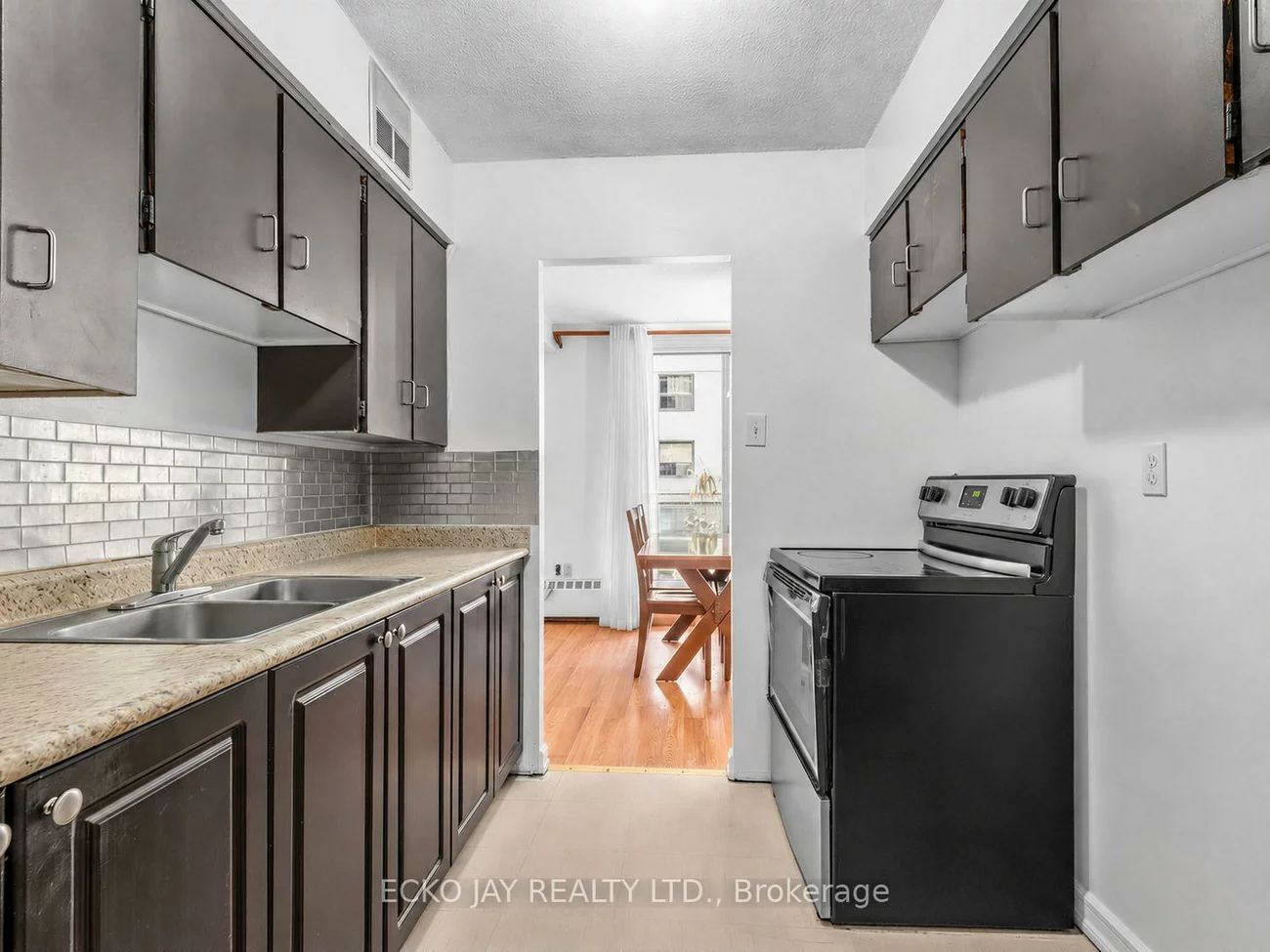 180, Dudley, Thornhill, Markham