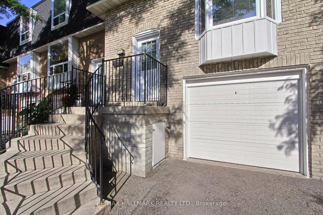 208, Royal Orchard, Royal Orchard, Markham