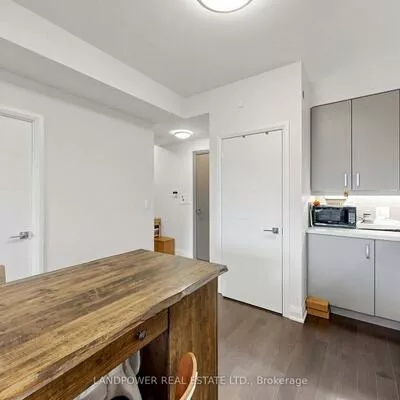 18, Uptown, Unionville, Markham