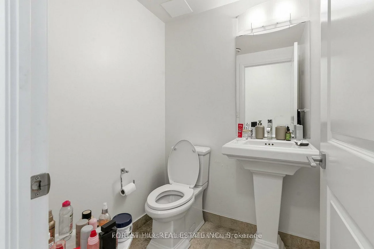 7165, Yonge, Thornhill, Markham