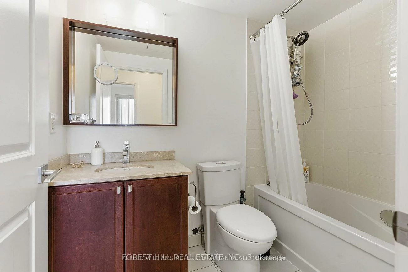 7165, Yonge, Thornhill, Markham