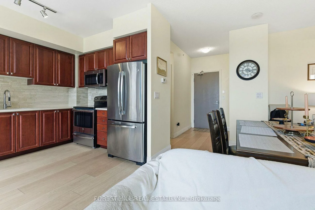 7165, Yonge, Thornhill, Markham