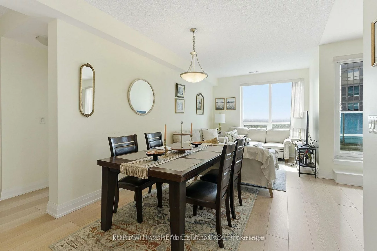 7165, Yonge, Thornhill, Markham