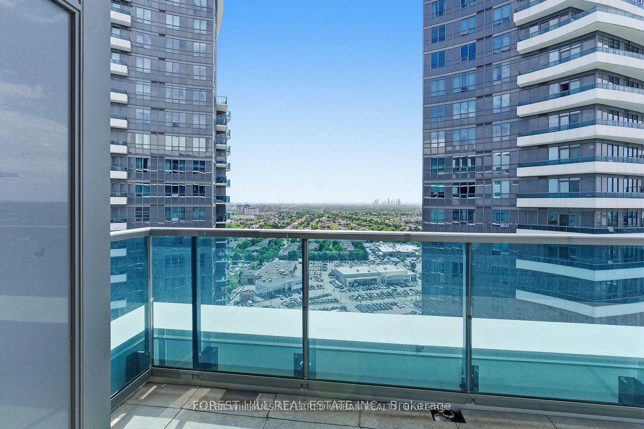 7165, Yonge, Thornhill, Markham