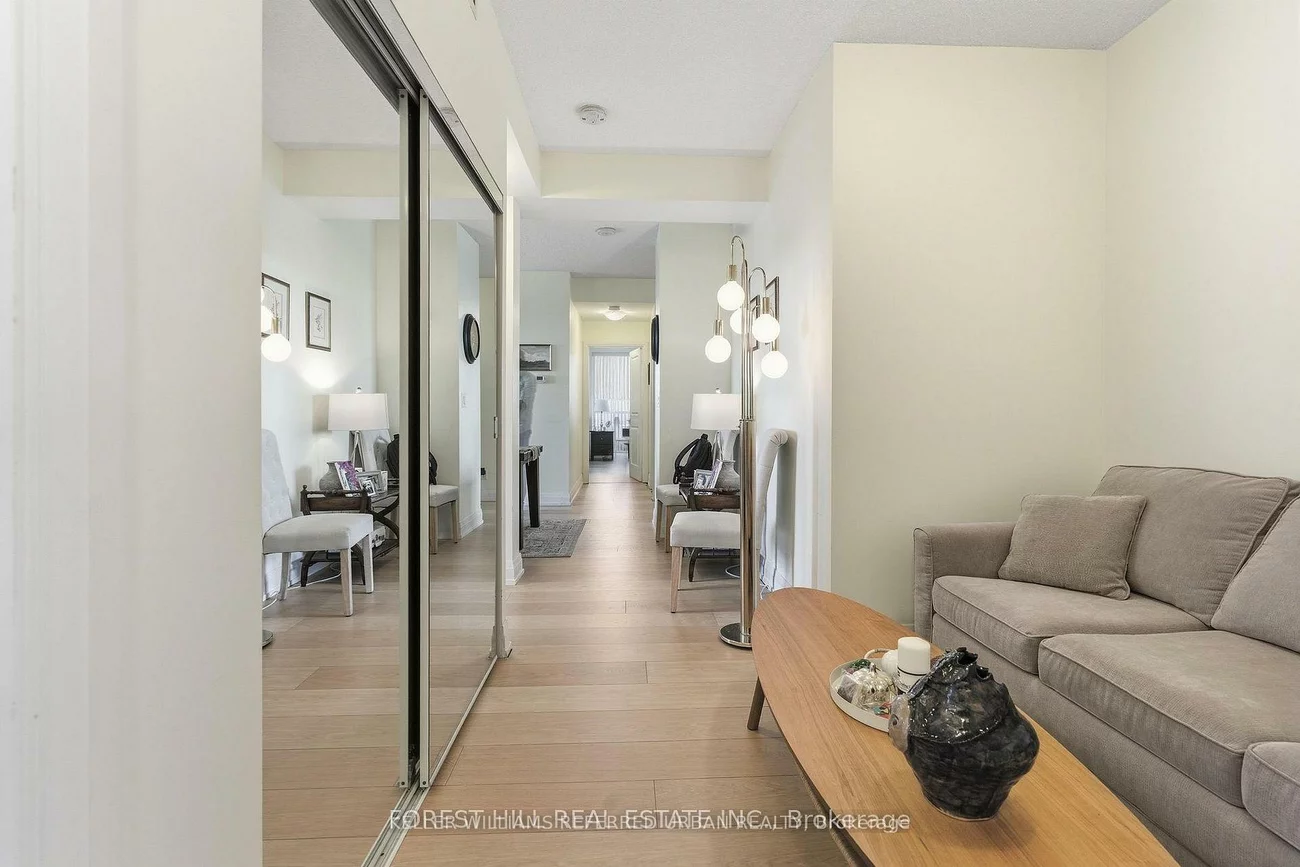 7165, Yonge, Thornhill, Markham