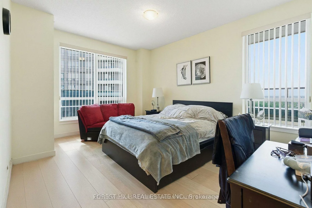 7165, Yonge, Thornhill, Markham