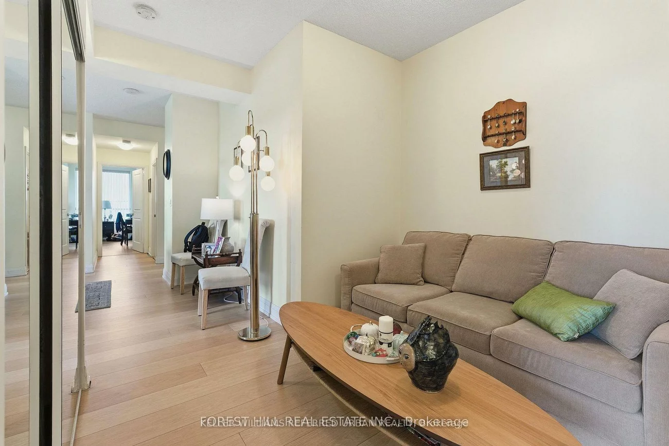 7165, Yonge, Thornhill, Markham