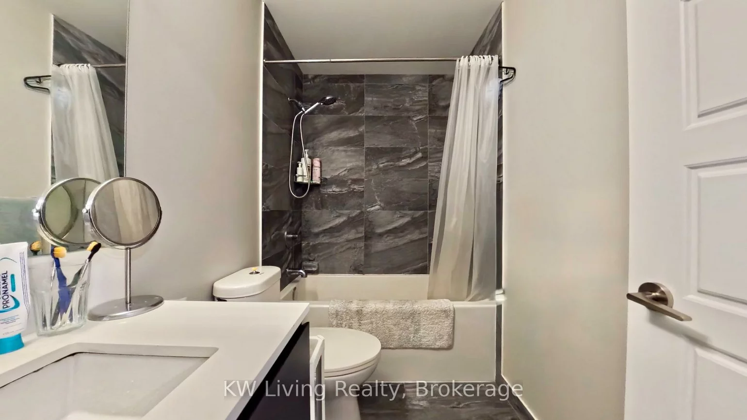 15, Water Walk, Unionville, Markham