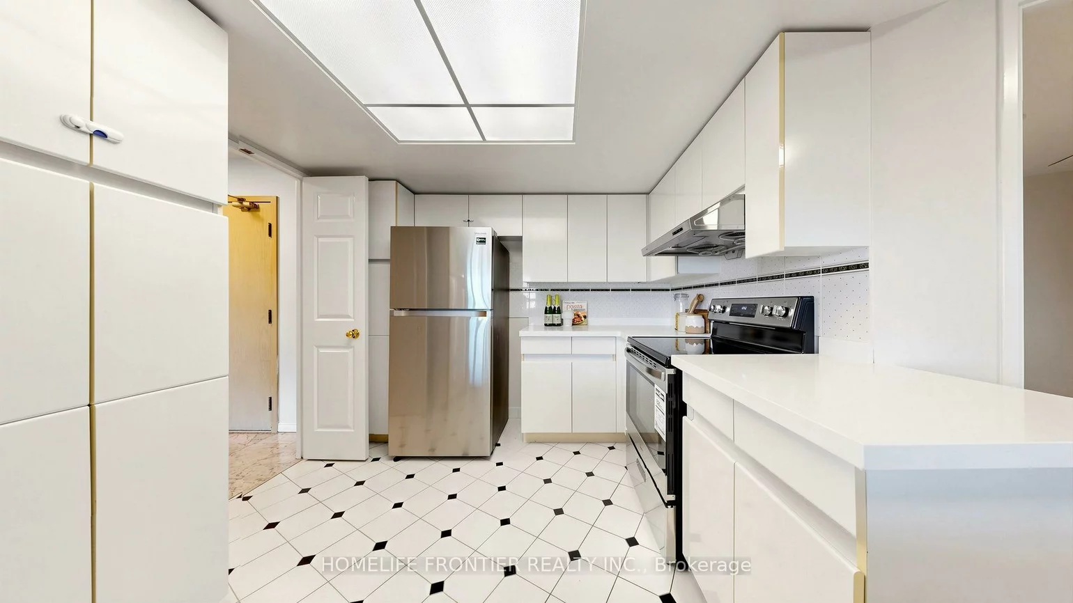 7825, Bayview, Aileen-Willowbrook, Markham