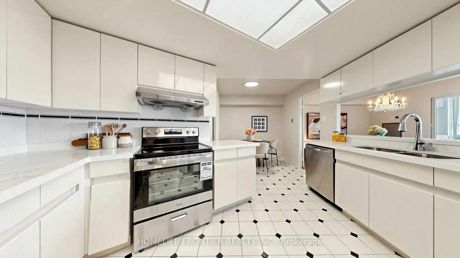 7825, Bayview, Aileen-Willowbrook, Markham