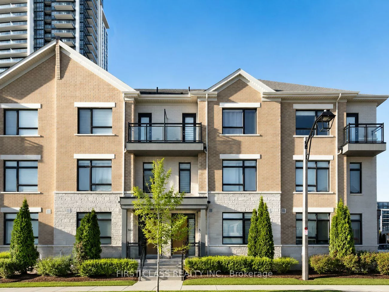 56, Active, Commerce Valley, Markham