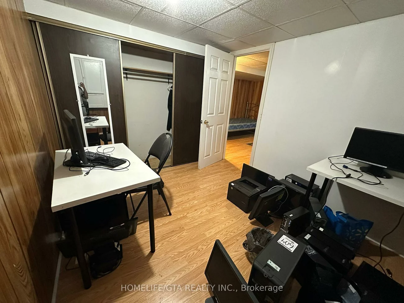7325, Markham, Cedarwood, Markham