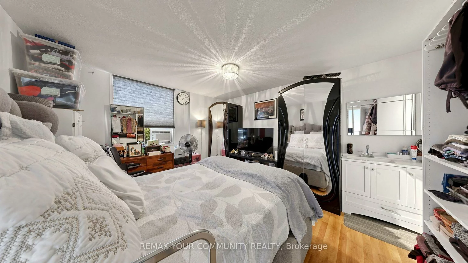 180, Dudley, Thornhill, Markham