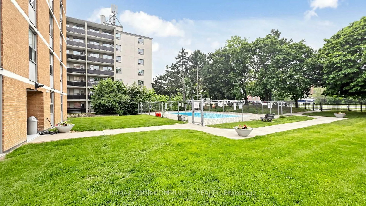 180, Dudley, Thornhill, Markham