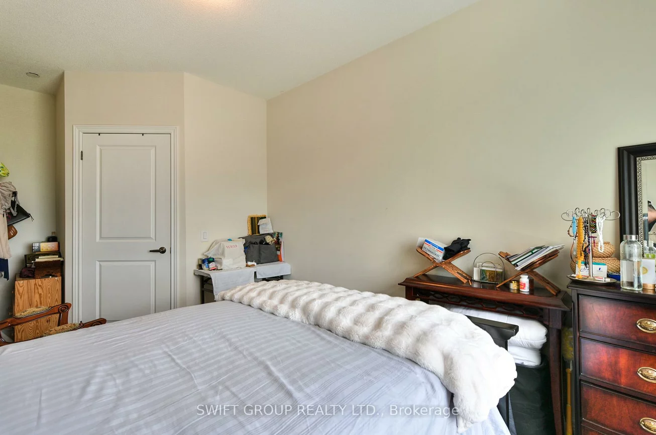 7325, Markham, Cedarwood, Markham