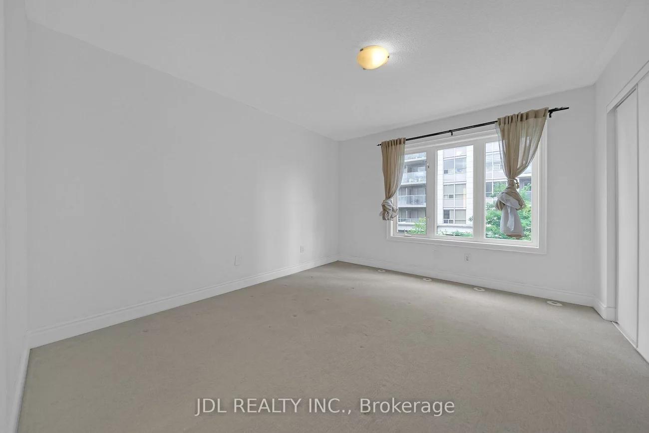 25, Galleria, Commerce Valley, Markham
