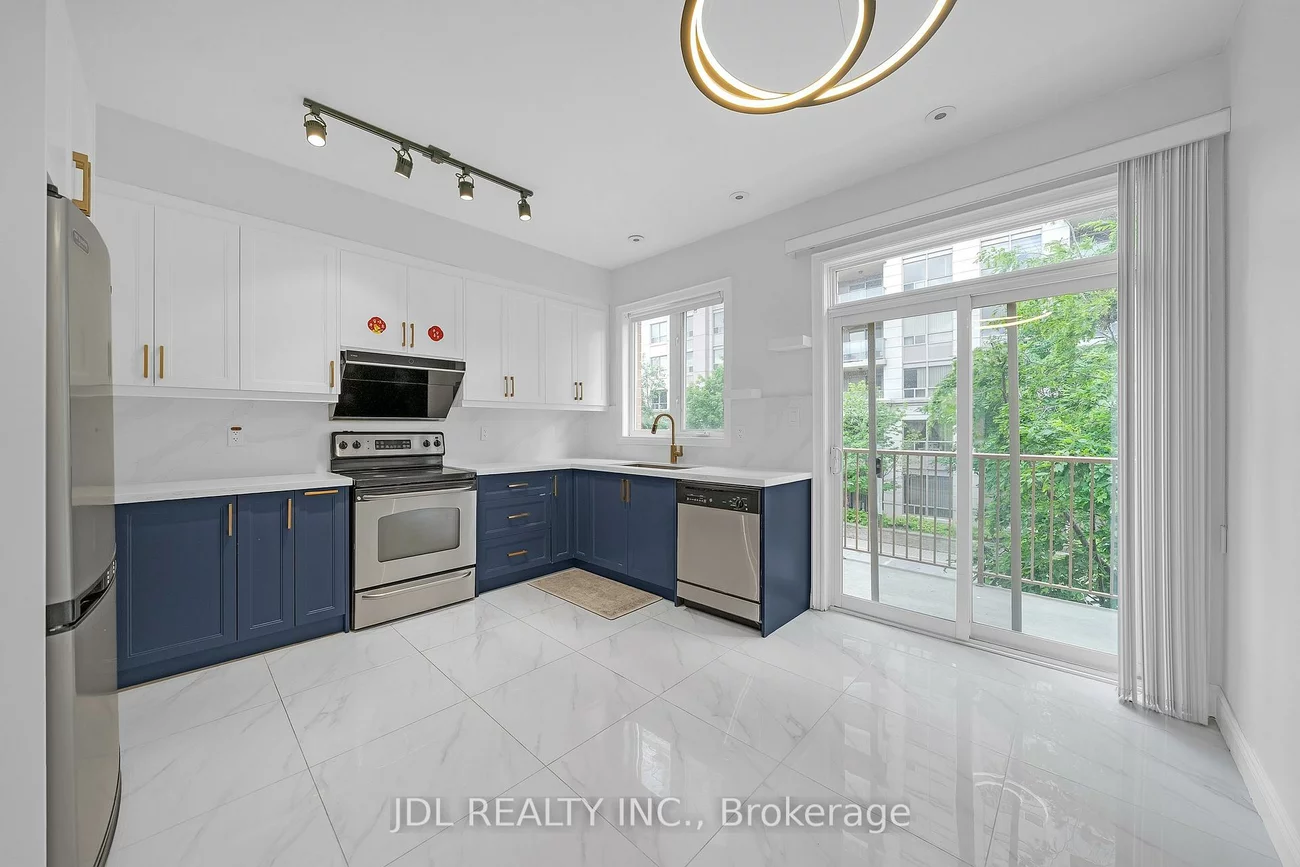 25, Galleria, Commerce Valley, Markham