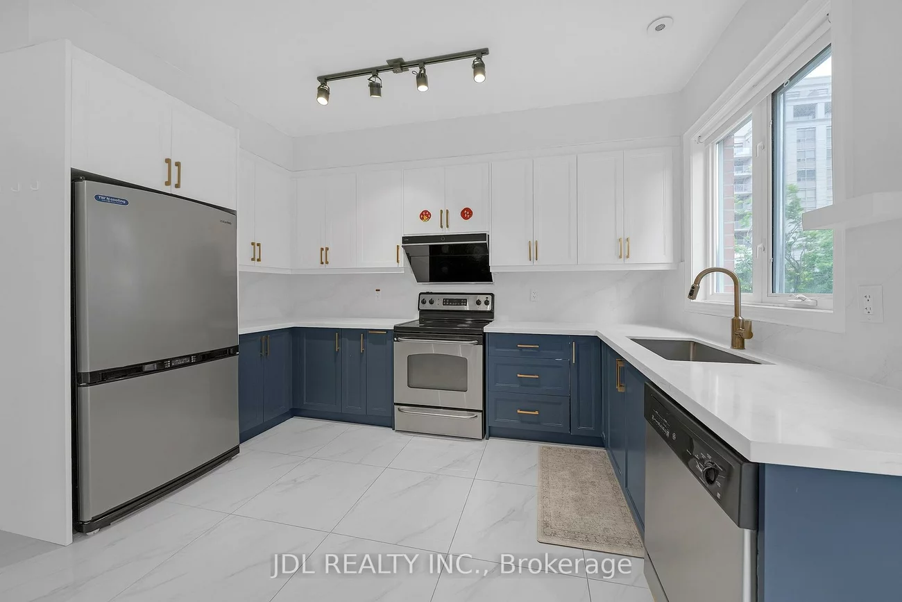 25, Galleria, Commerce Valley, Markham