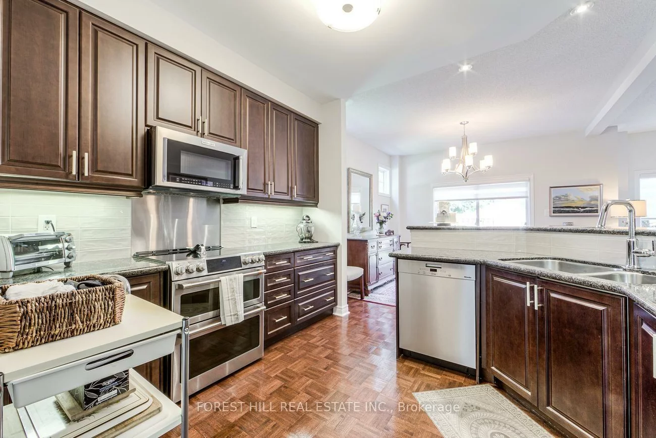 69, Louisbourg, Greensborough, Markham