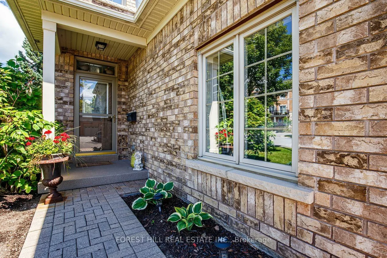 69, Louisbourg, Greensborough, Markham