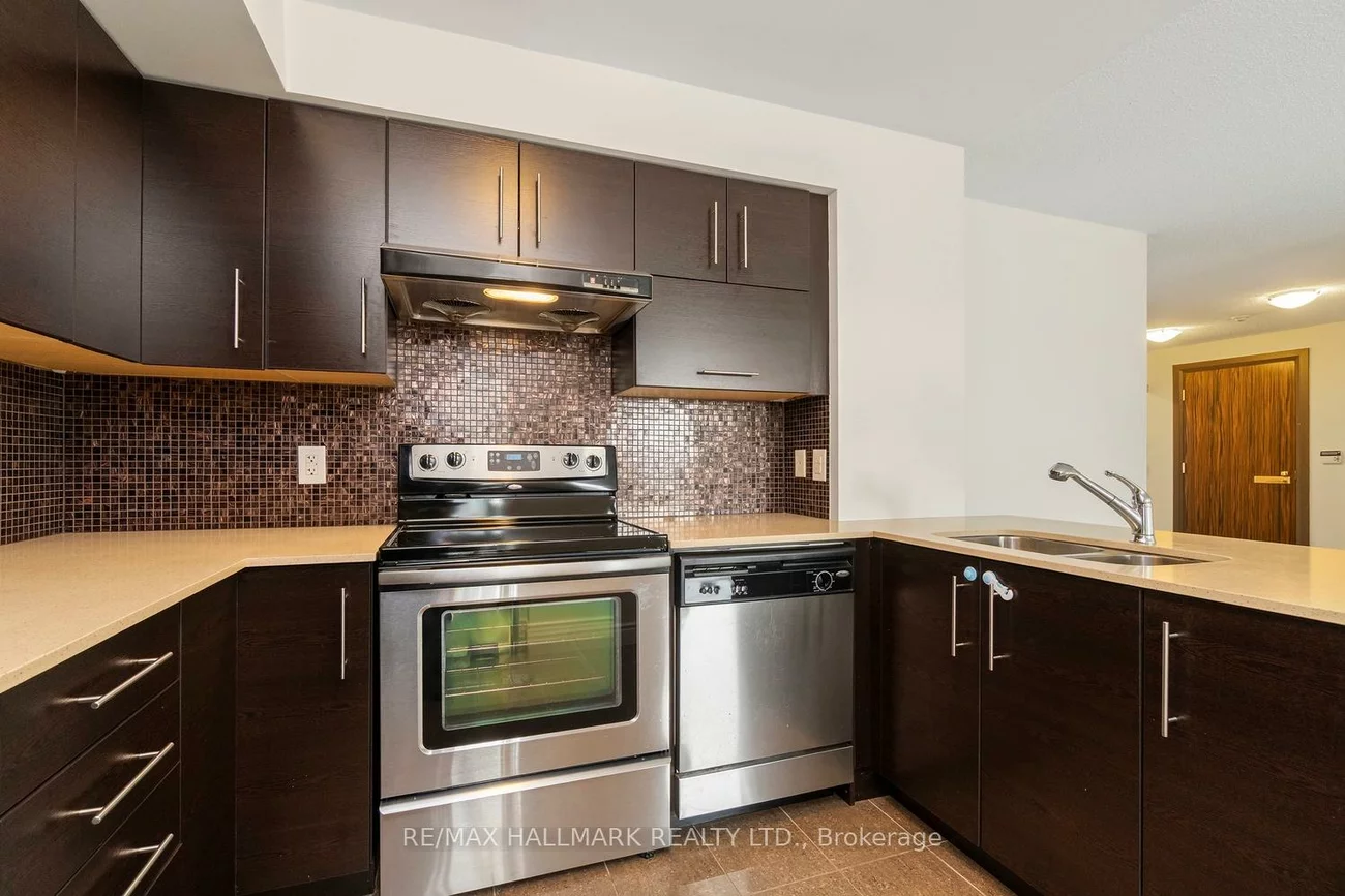 253, South Park, Commerce Valley, Markham