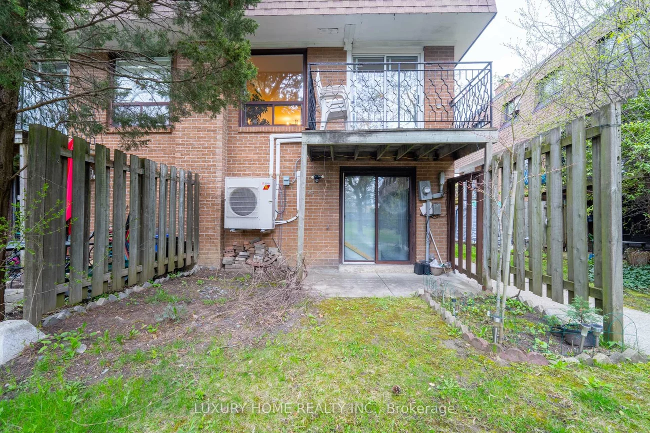 100, Henderson, Grandview, Markham
