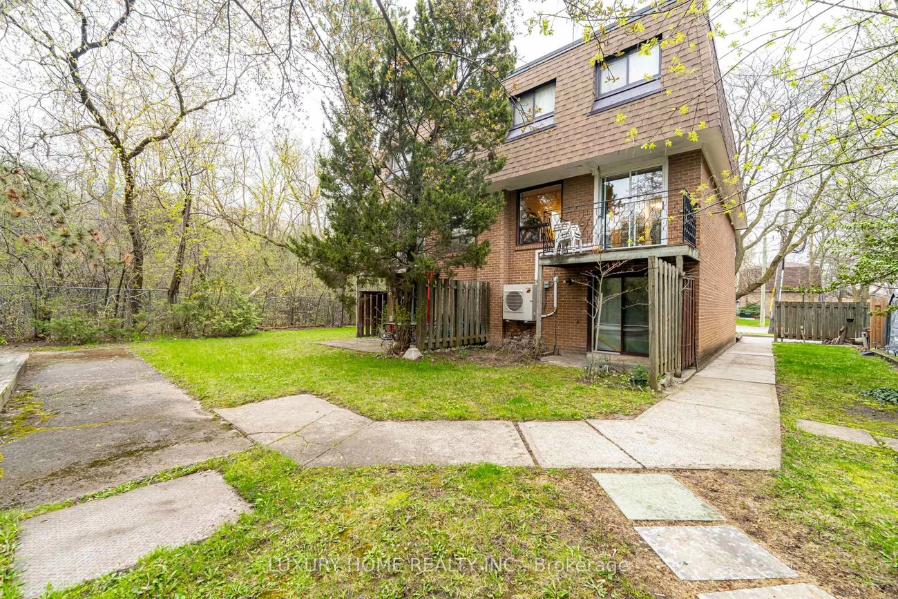 100, Henderson, Grandview, Markham
