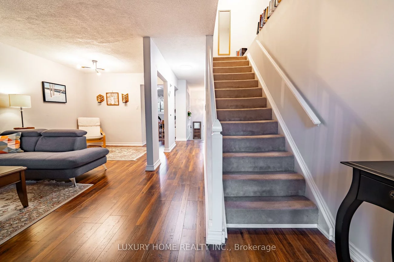 100, Henderson, Grandview, Markham