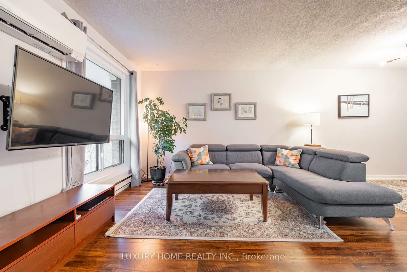 100, Henderson, Grandview, Markham