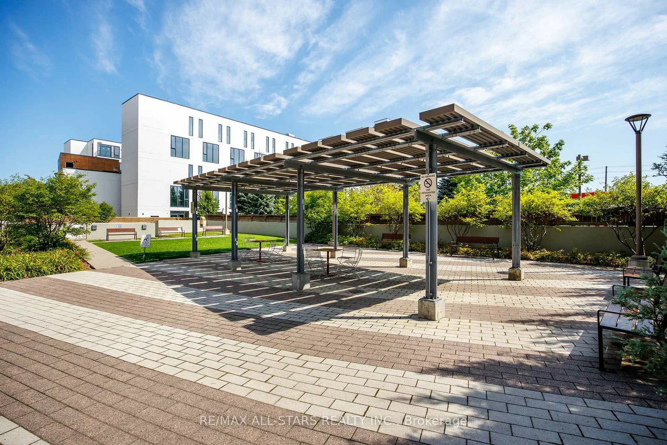 540, Bur Oak, Berczy, Markham